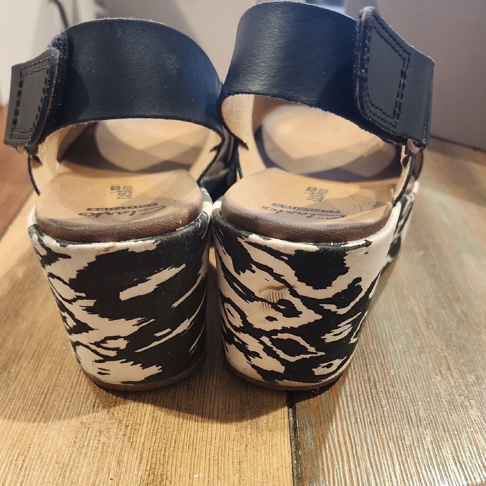 Clarks Black Crossover Sandals with Ankle Strap - Picture 2 of 3